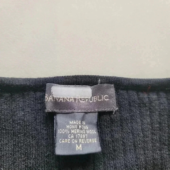 Banana Republic V-Neck 100% Merino Wool Ribbed Sweater Black Stretch Sz M - Picture 5 of 7